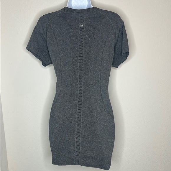 Lululemon Athletica Gray Fitted Dolman Sleeve T-Shirt - Picture 2 of 3